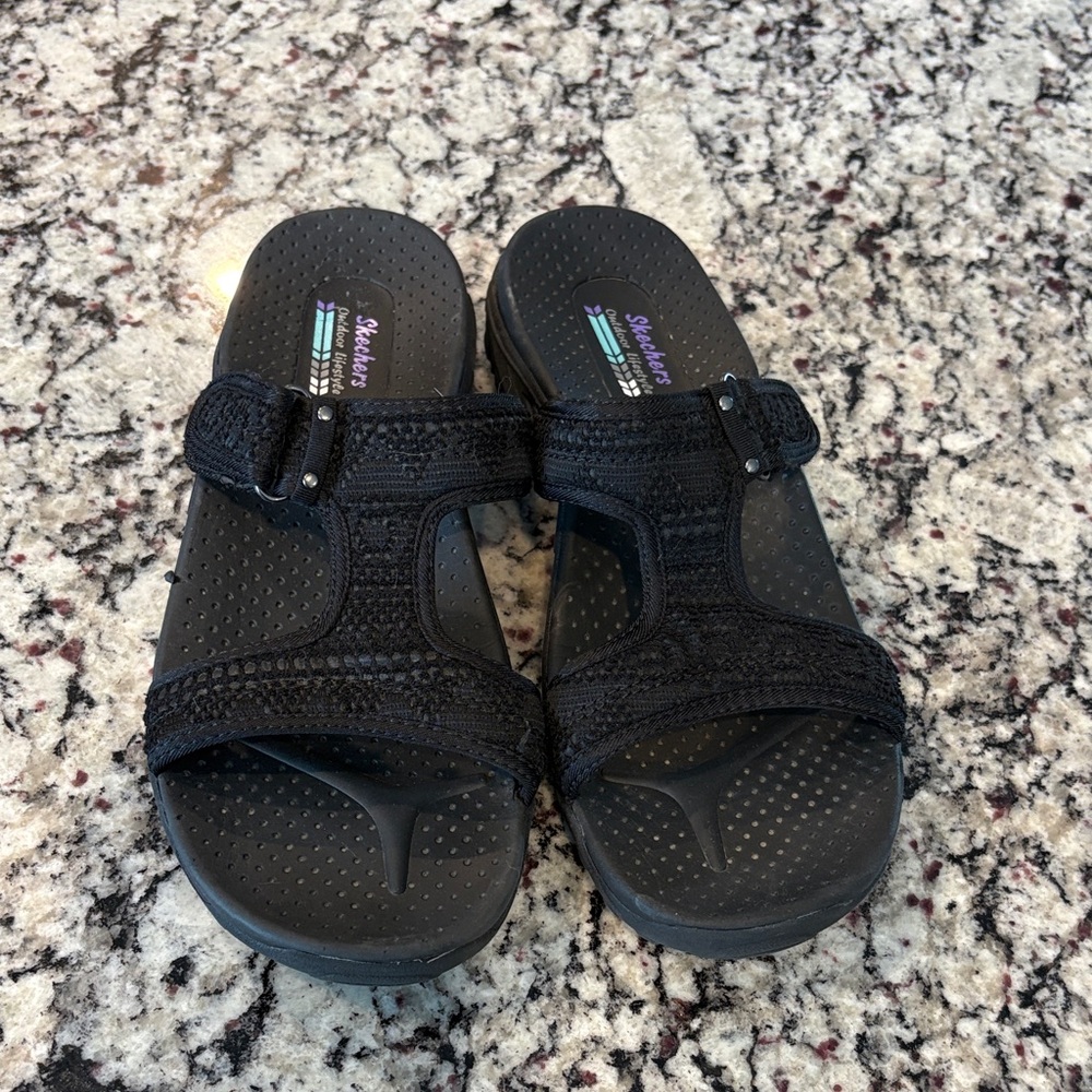 Skechers Women's Black Slide Sandals. Size 9. EUC - Picture 2 of 6